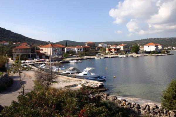 Apartments Ivan Orlic Vinišće Eksteriør billede