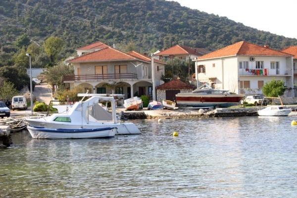 Apartments Ivan Orlic Vinišće Eksteriør billede